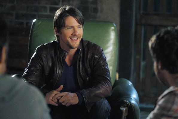 Happy Endings : Bild Zachary Knighton