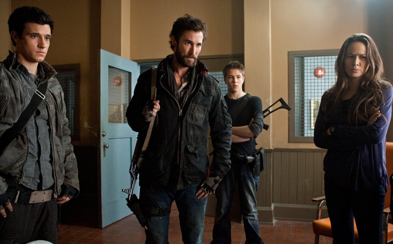 Falling Skies : Bild Noah Wyle, Moon Bloodgood, Drew Roy, Connor Jessup