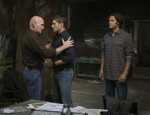 Supernatural : Bild Mitch Pileggi, Jensen Ackles, Jared Padalecki