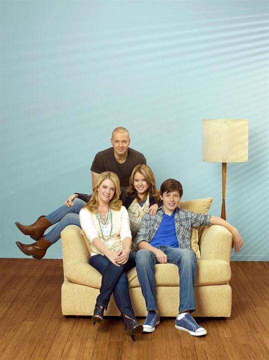 Bild Taylor Spreitler, Nick Robinson, Melissa Joan Hart, Joey Lawrence