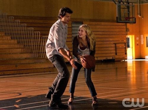Bild Britt Robertson, Kristoffer Polaha