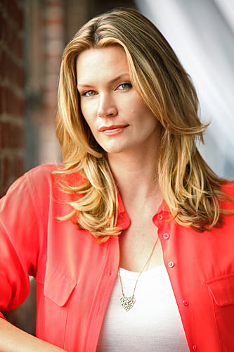 Bild Zu Natasha Henstridge Bild Natasha Henstridge Filmstarts De