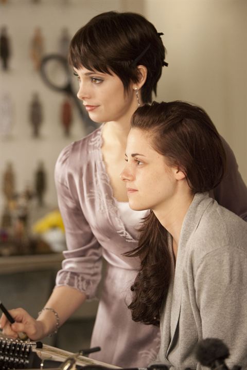 Twilight 4: Breaking Dawn - Bis(s) zum Ende der Nacht (Teil 1) : Bild Kristen Stewart, Ashley Greene Khoury
