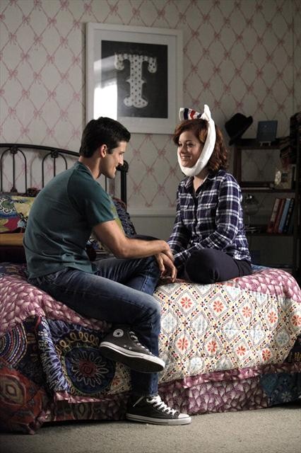 Suburgatory : Bild Jane Levy, Parker Young