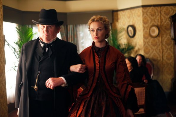 Hell On Wheels : Bild Dominique McElligott, Colm Meaney