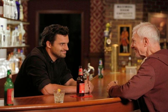 New Girl : Bild Raymond J. Barry, Jake Johnson