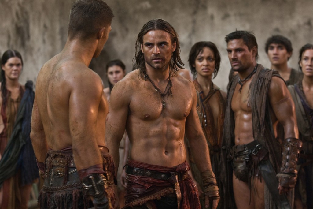 Spartacus : Bild Cynthia Addai-Robinson, Dustin Clare, Manu Bennett