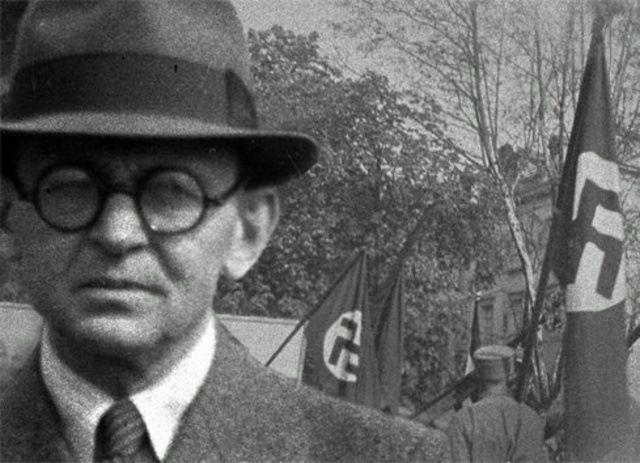 Sergej in der Urne : Bild