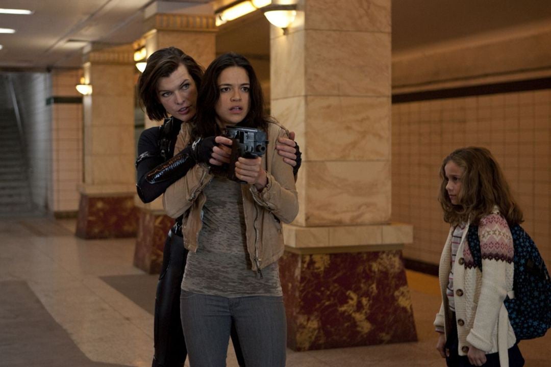 Resident Evil 5: Retribution : Bild Milla Jovovich, Aryana Engineer, Michelle Rodriguez