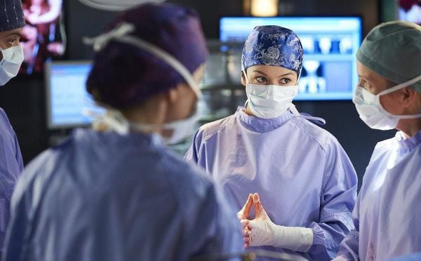 Saving Hope : Bild Julia Taylor Ross