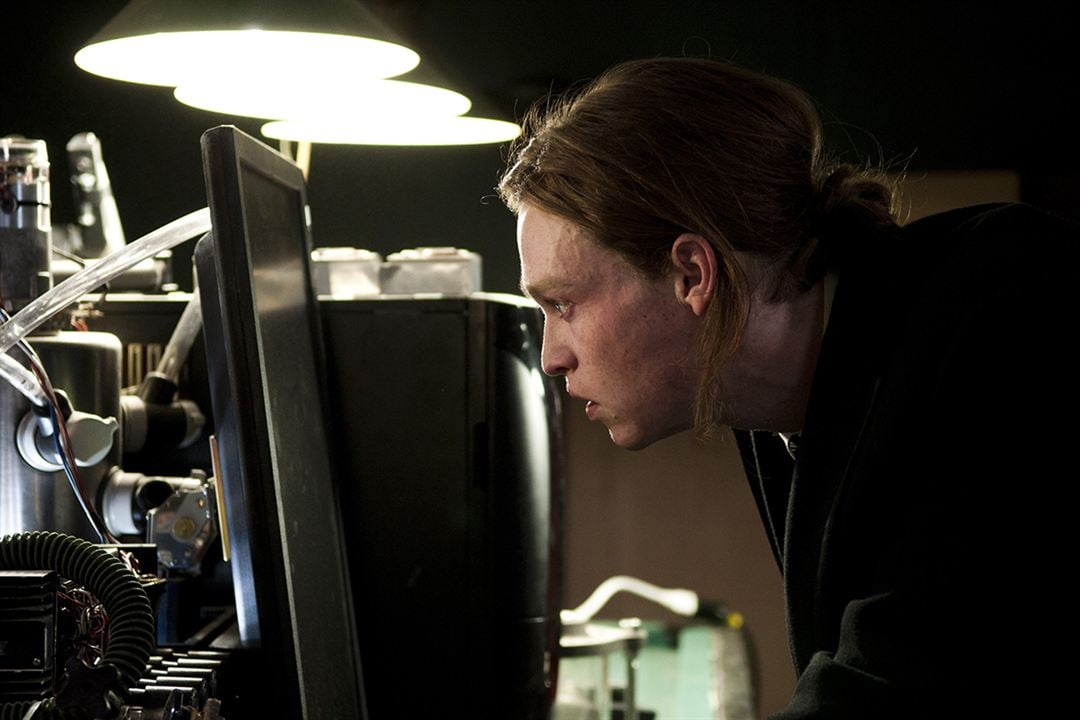 Antiviral : Bild Caleb Landry Jones