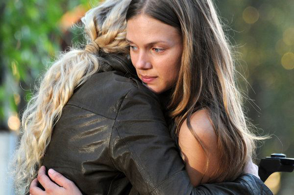 Revolution (2012) : Bild Anna Lise Phillips, Tracy Spiridakos