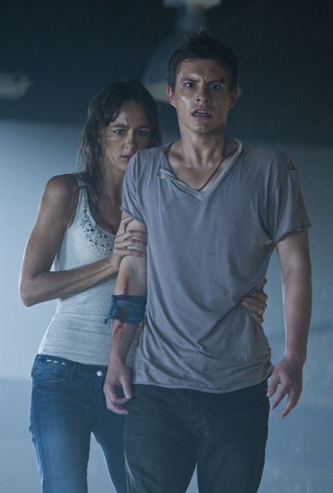 Bait - Haie im Supermarkt : Bild Xavier Samuel, Sharni Vinson