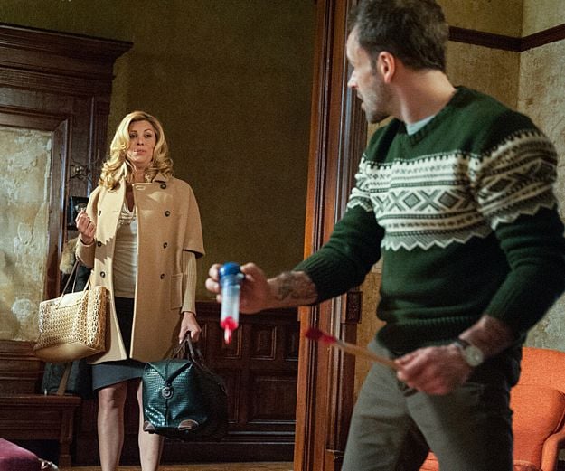 Elementary : Bild Jonny Lee Miller, Candis Cayne