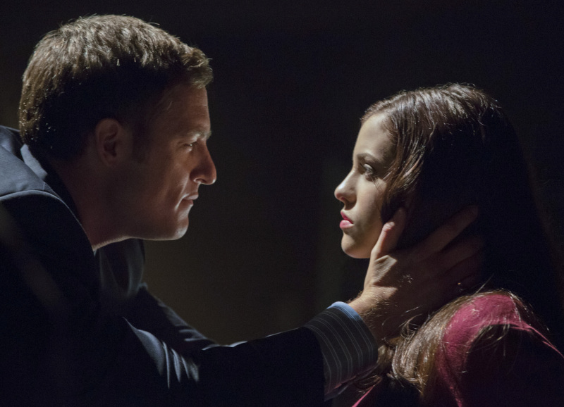 Arrow : Bild Tahmoh Penikett, Jessica De Gouw