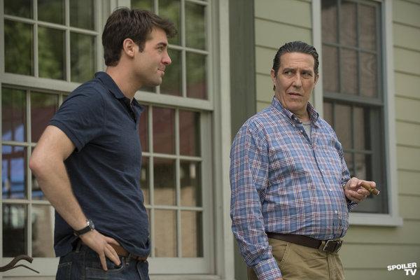 Political Animals : Bild Ciarán Hinds, James Wolk