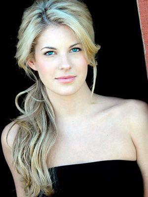 Kinoposter Stephanie Leigh Schlund