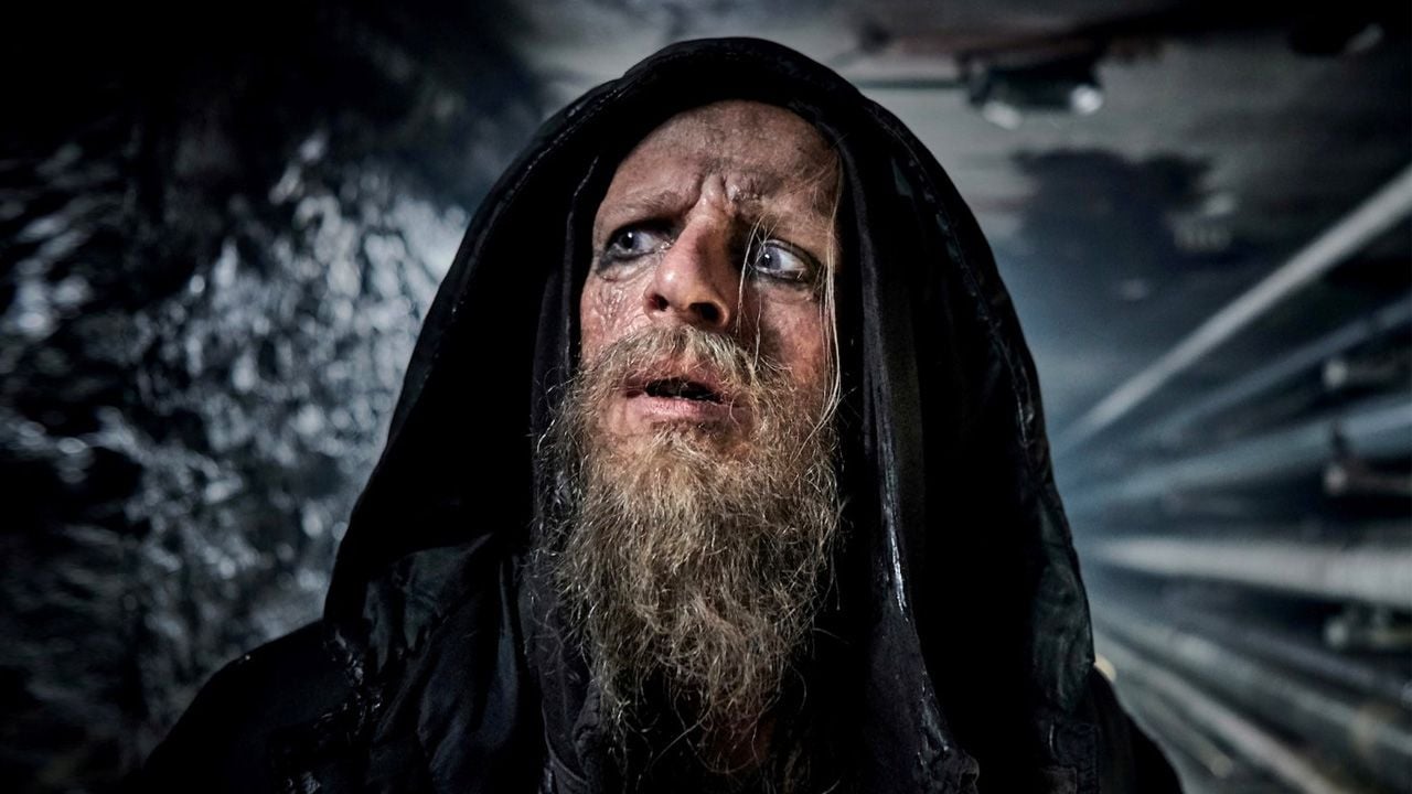 Was Steckt Wirklich Hinter Dem Horror In Hausen Der Regisseur Erklart Uns Das Ende Serien News Filmstarts De