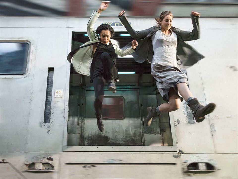 Die Bestimmung - Divergent : Bild Zoë Kravitz, Shailene Woodley