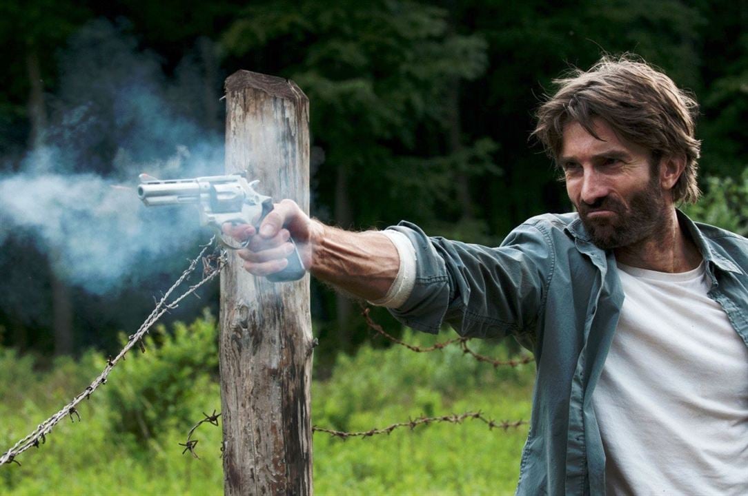 Open Grave : Bild Sharlto Copley