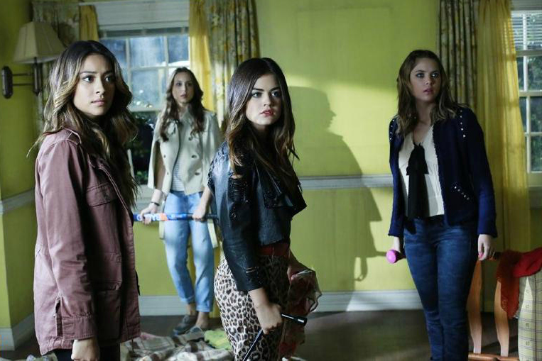 Pretty Little Liars : Bild Troian Bellisario, Ashley Benson, Lucy Hale, Shay Mitchell