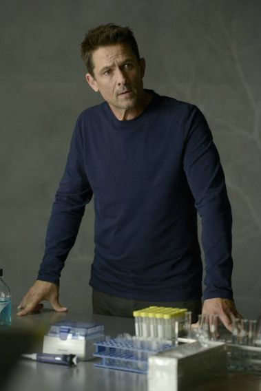 Helix : Bild Billy Campbell