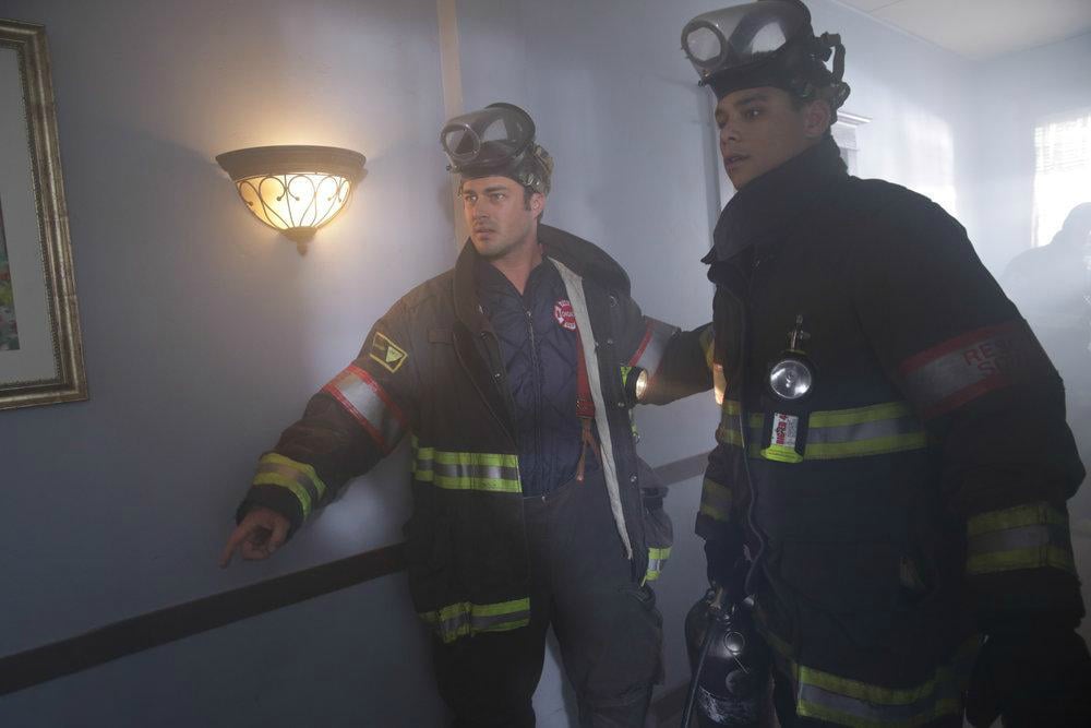 Chicago Fire : Bild Charlie Barnett, Taylor Kinney