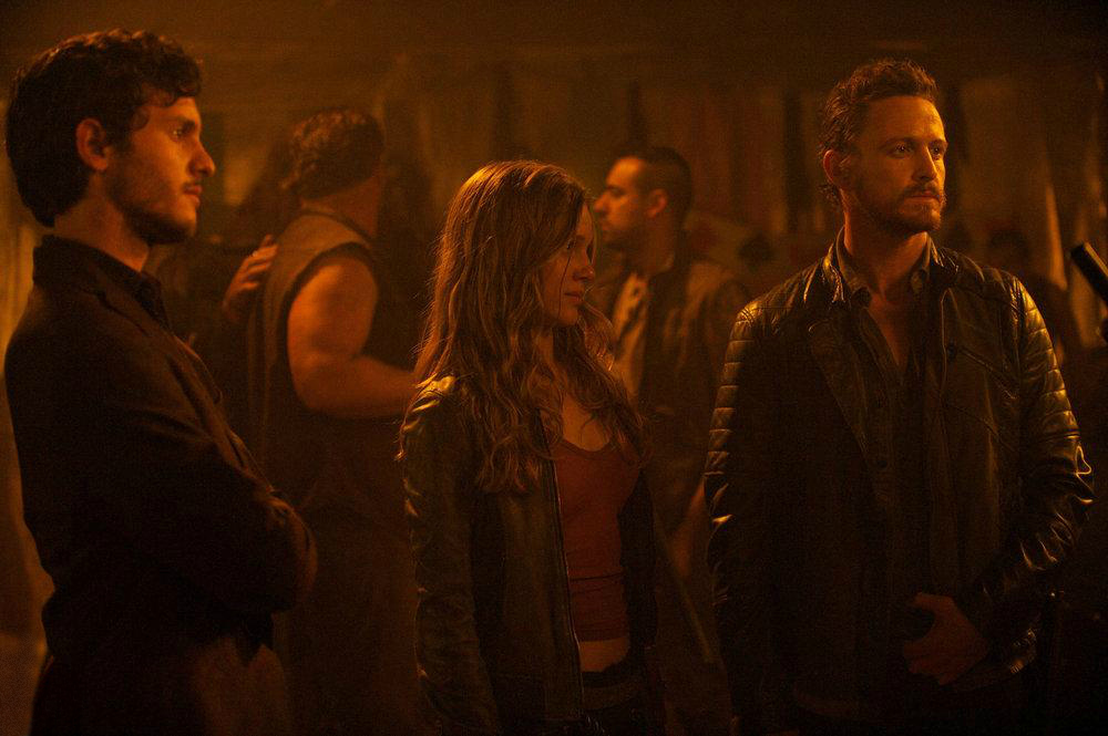 Revolution (2012) : Bild Tracy Spiridakos, David Lyons, Mat Vairo