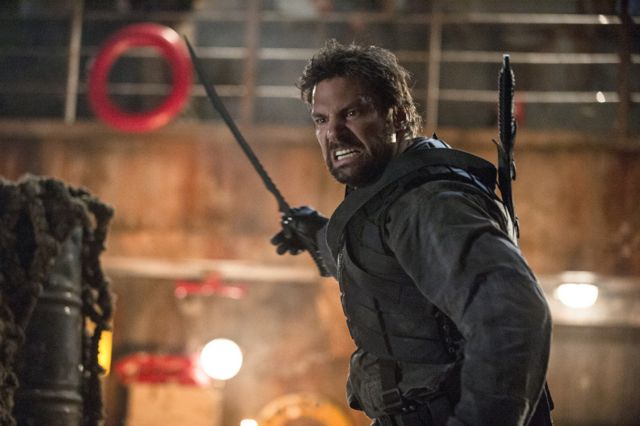 Arrow : Bild Manu Bennett