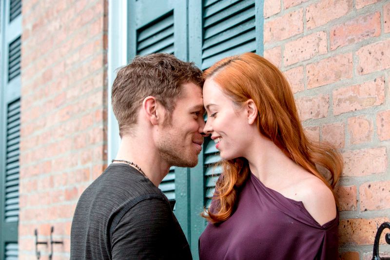 Bild Joseph Morgan, Elyse Levesque