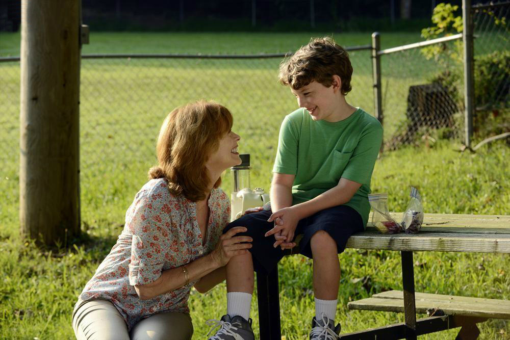 Resurrection : Bild Frances Fisher, Landon Gimenez