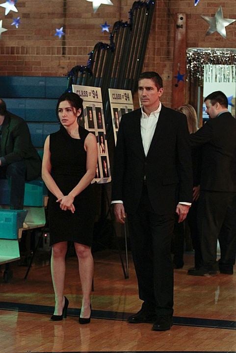 Person Of Interest : Bild Sarah Shahi, Jim Caviezel