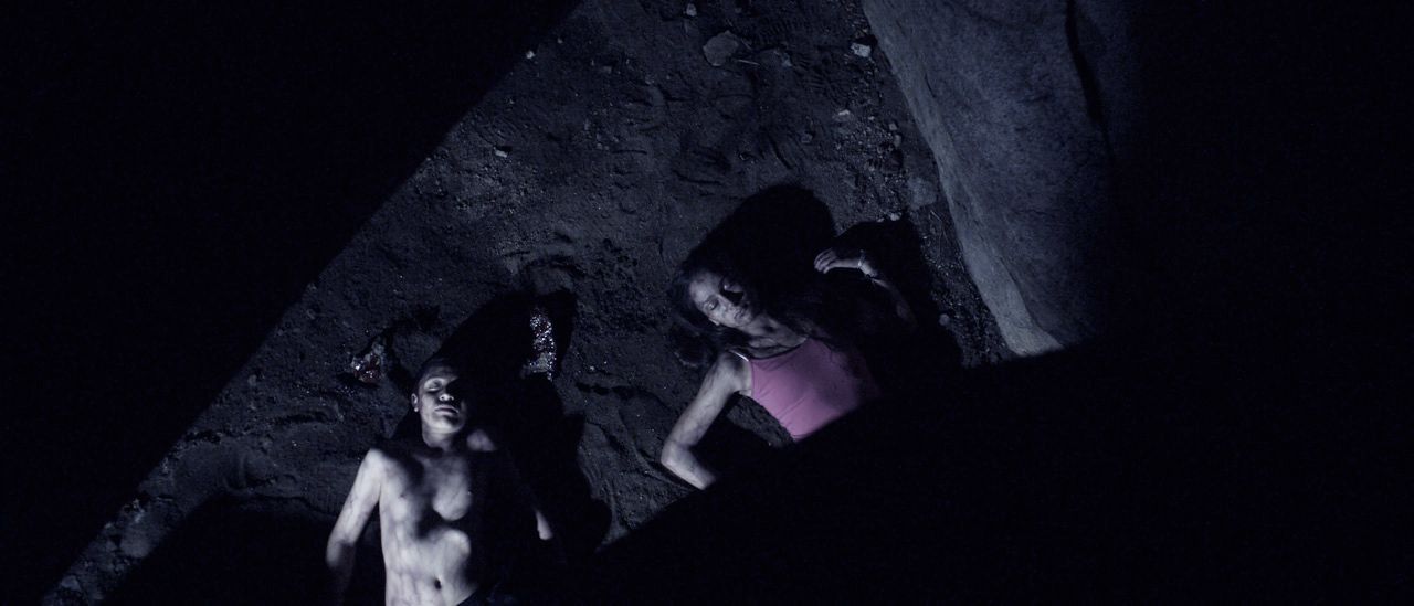 Here Comes the Devil : Bild