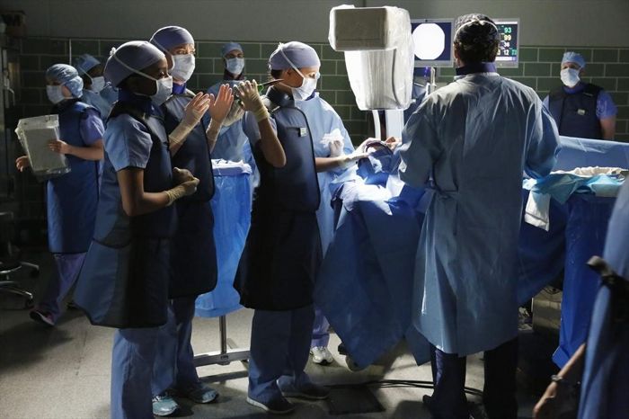 Grey's Anatomy - Die jungen Ärzte : Bild Tessa Ferrer, Camilla Luddington, Jerrika Hinton