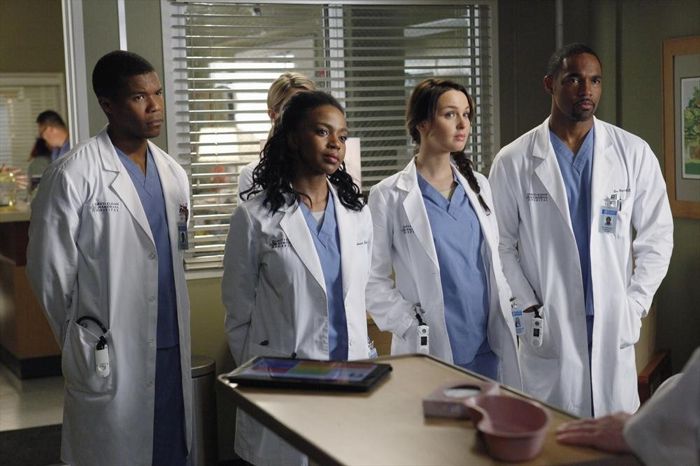 Grey's Anatomy - Die jungen Ärzte : Bild Jerrika Hinton, Jason George (II), Gaius Charles, Camilla Luddington