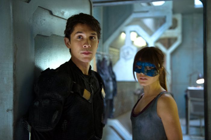 The 100 : Bild Bob Morley, Marie Avgeropoulos
