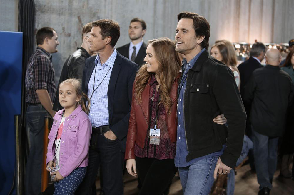 Nashville : Bild Maisy Stella, Eric Close, Charles Esten, Lennon Stella