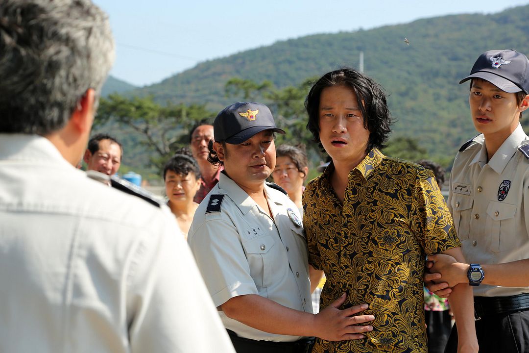 A Girl At My Door : Bild