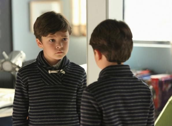 Extant : Bild Pierce Gagnon