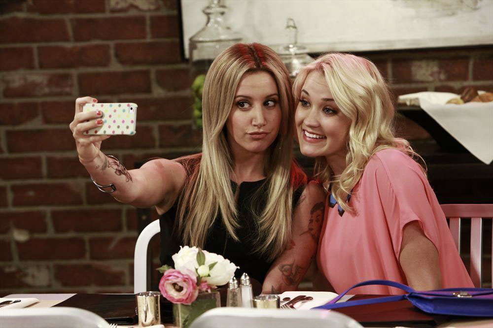 Young & Hungry : Bild Ashley Tisdale, Emily Osment