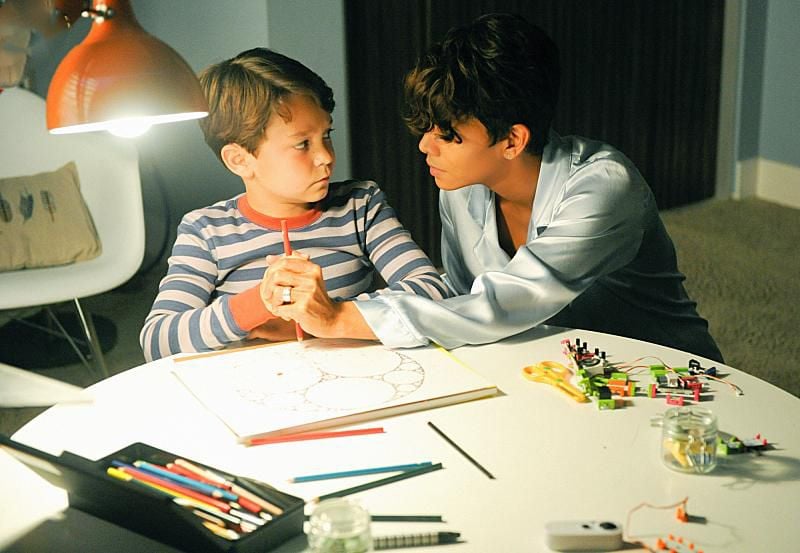 Extant : Bild Halle Berry, Pierce Gagnon