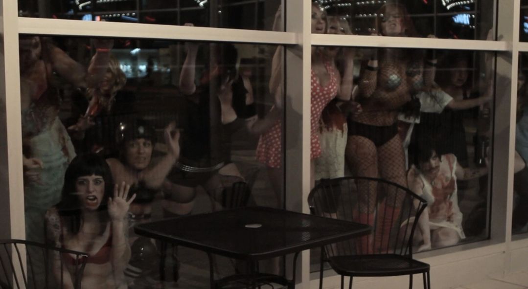 Stripper Zombieland : Bild