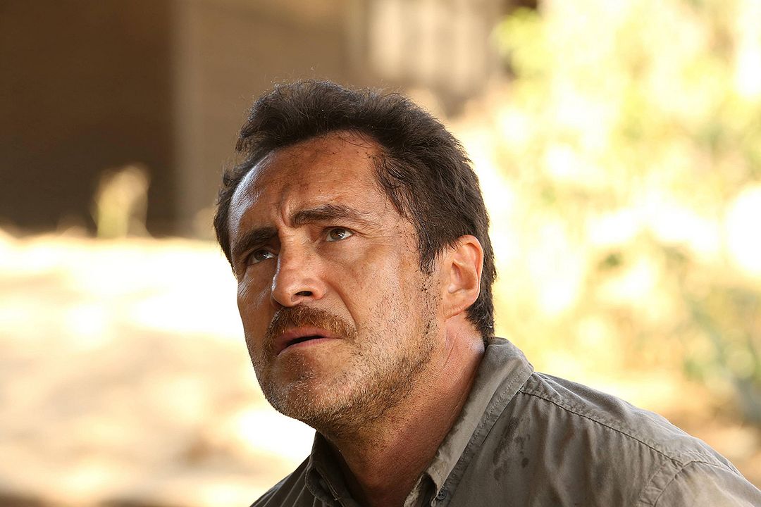 The Bridge (2013) : Bild Demian Bichir