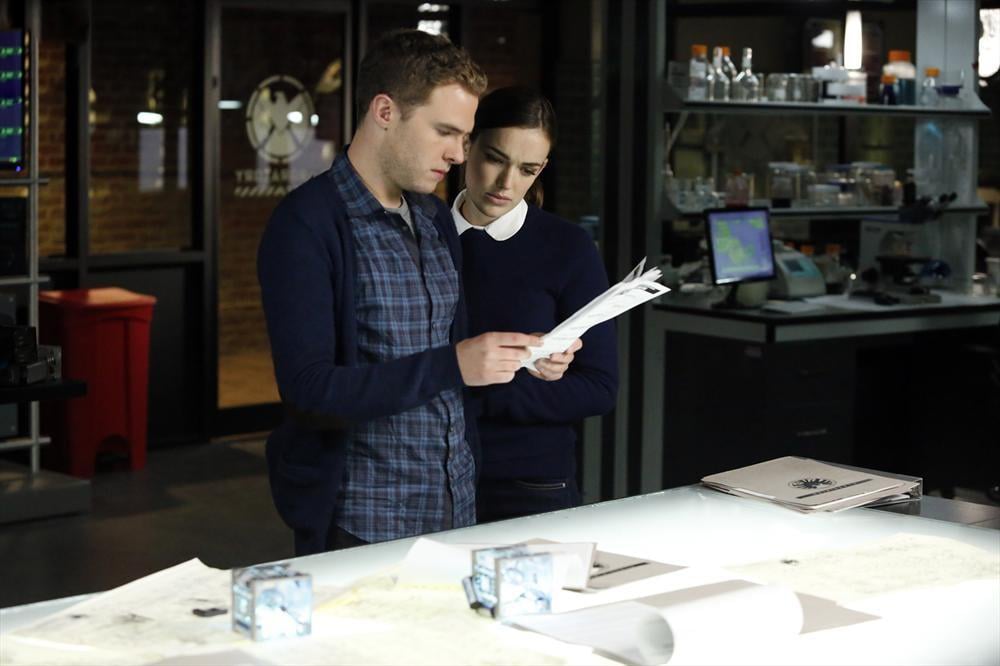 Marvel's Agents Of S.H.I.E.L.D. : Bild Elizabeth Henstridge, Iain De Caestecker