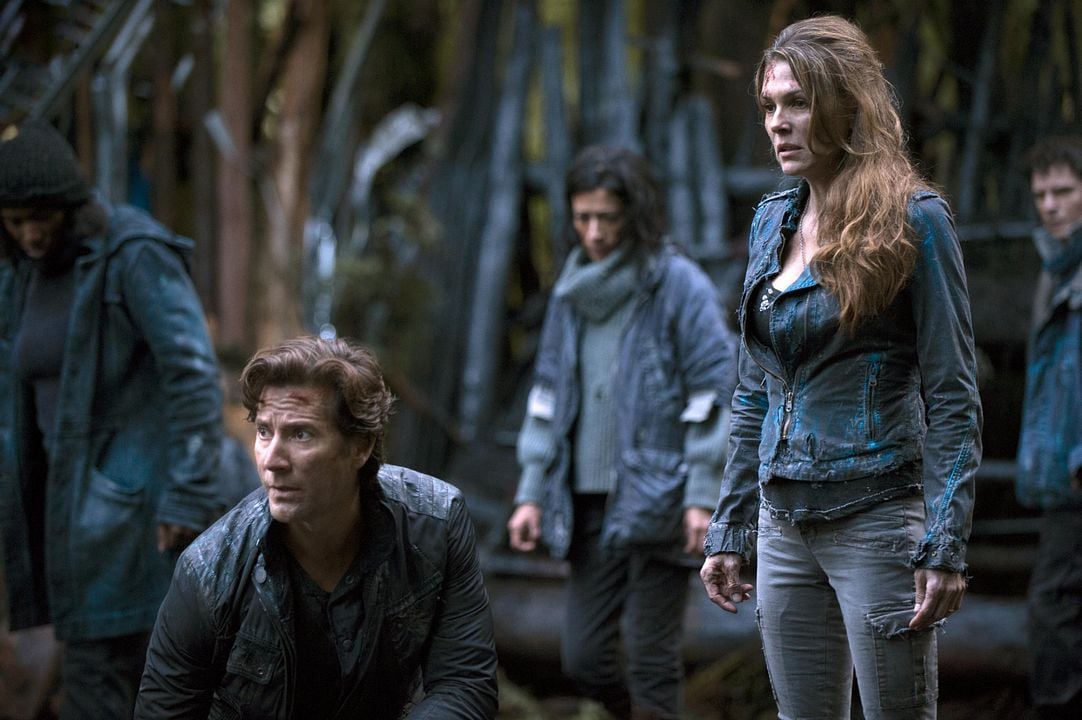 The 100 : Kinoposter Paige Turco, Henry Ian Cusick