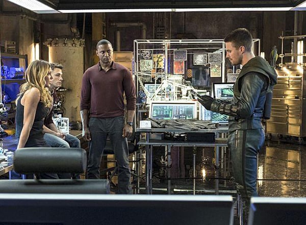 Arrow : Bild Colton Haynes, Katie Cassidy, Stephen Amell, David Ramsey