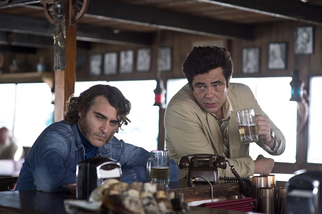 Inherent Vice - Natürliche Mängel : Bild Benicio Del Toro, Joaquin Phoenix