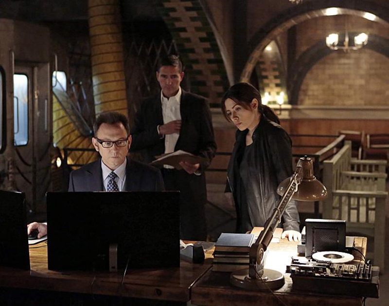 Person Of Interest : Bild Sarah Shahi, Jim Caviezel, Michael Emerson