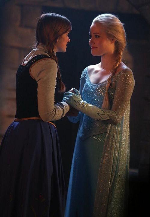 Once Upon A Time - Es war einmal... : Bild Georgina Haig, Elizabeth Lail