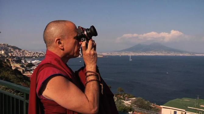 Monk with a Camera : Bild